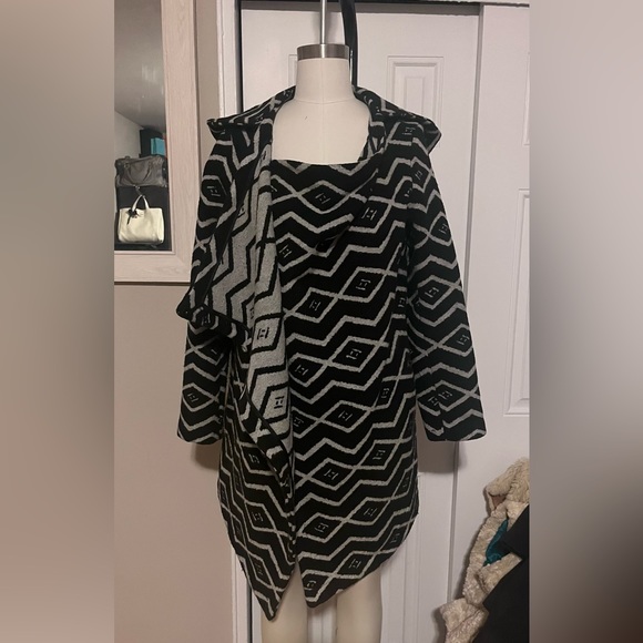 Oversized hooded jacket jacquard cape finish - Picture 3 of 7